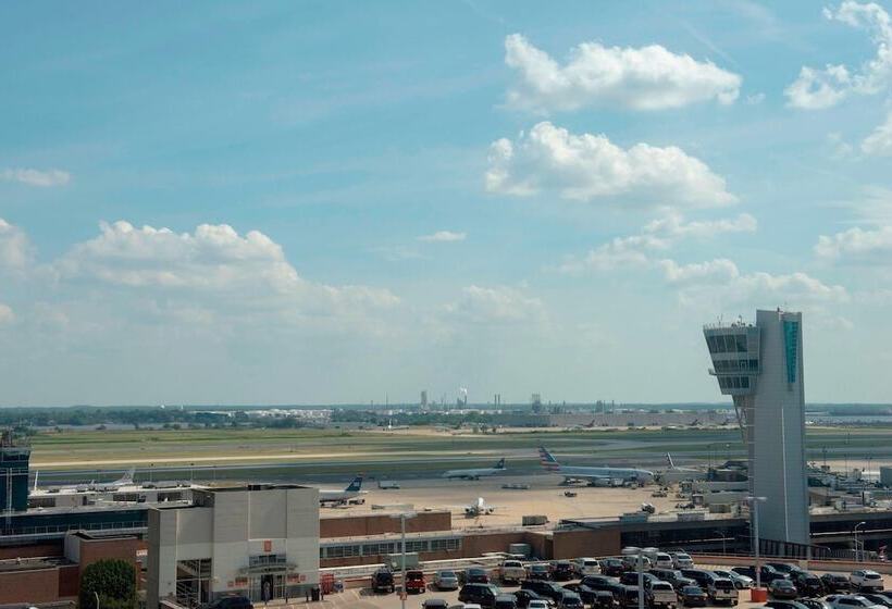 带2个双人床的标准工作室, Philadelphia Airport Marriott