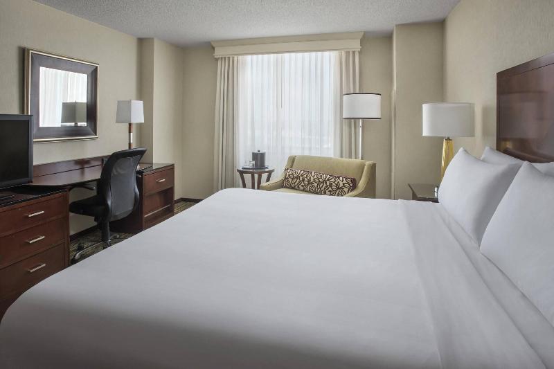 キングサイズベッドのスタンダードルーム, Philadelphia Airport Marriott