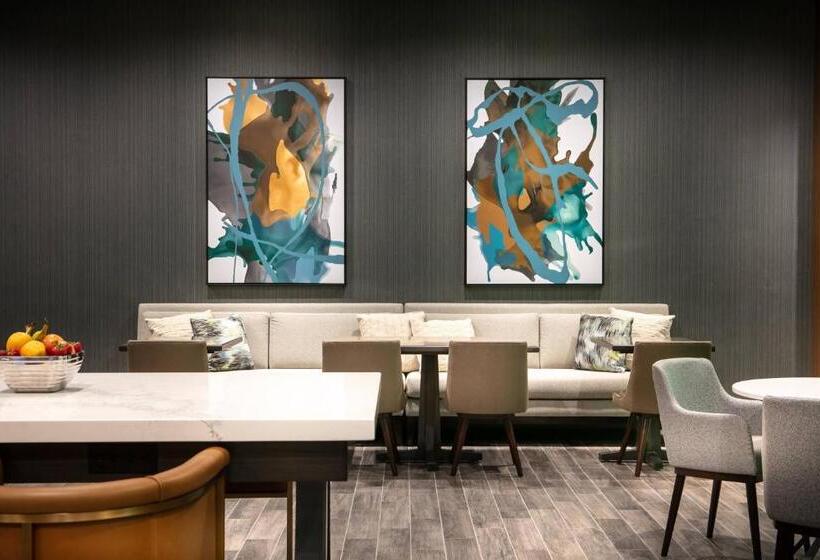 Номер Клуб Кровать Кинг, West Des Moines Marriott