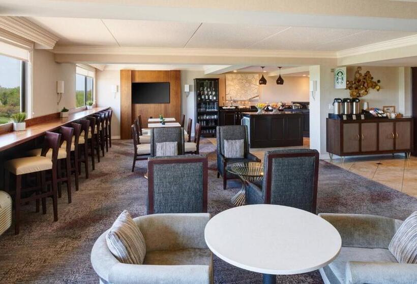 Номер Deluxe Кровать Кинг, Ann Arbor Marriott Ypsilanti At Eagle Crest