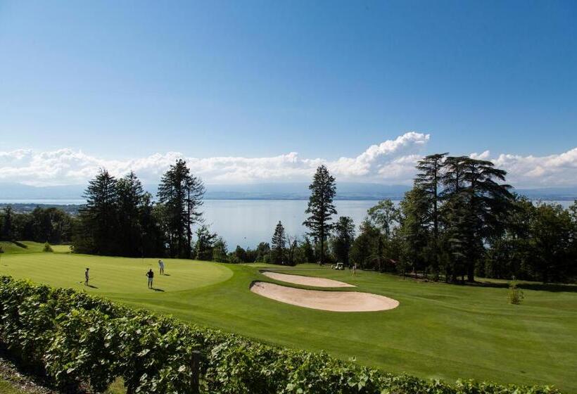 اتاق استاندارد با چشم‌انداز دریاچه, Le Manoir Du Golf