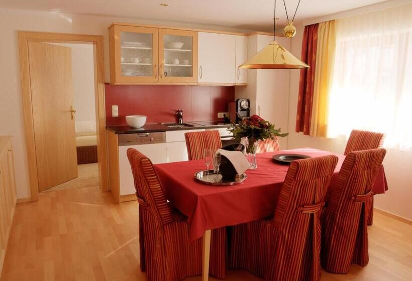 2 Szobás Apartman, Pension Grissemann