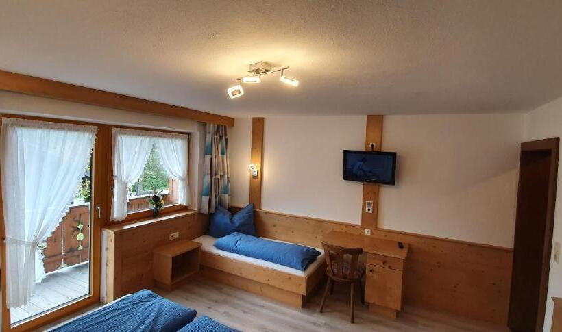 标准三人间, Pension Appartements Via Claudia