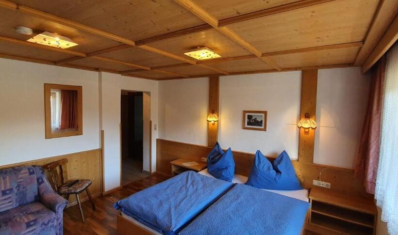 标准三人间, Pension Appartements Via Claudia