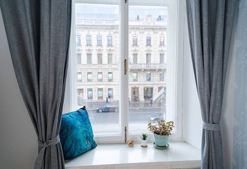 اتاق استاندارد با سرویس بهداشتی مشترک, Forrest House