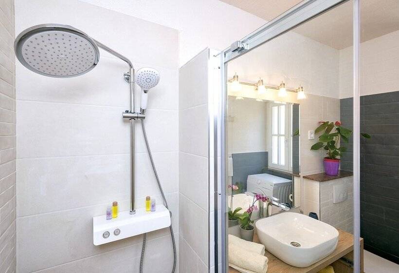 Апартаменты Deluxe 1 Спальня Вид на Море, Villa Riva