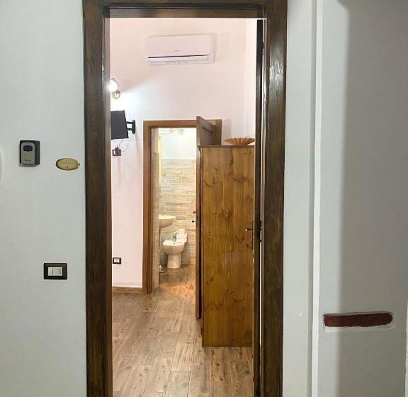 غرفة ديلوكس, Dani's House