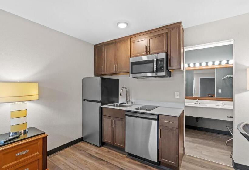 إستوديو قياسى سرير كينج, Basecamp Puyallup A Travelodge By Wyndham