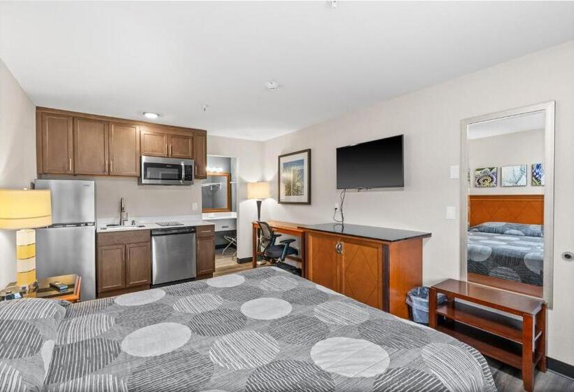 스탠다드 스튜디오 킹침대, Basecamp Puyallup A Travelodge By Wyndham