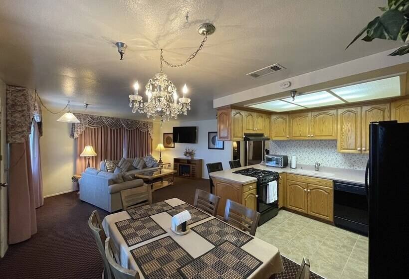 Люкс 2 Спальни, Oakridge Inn