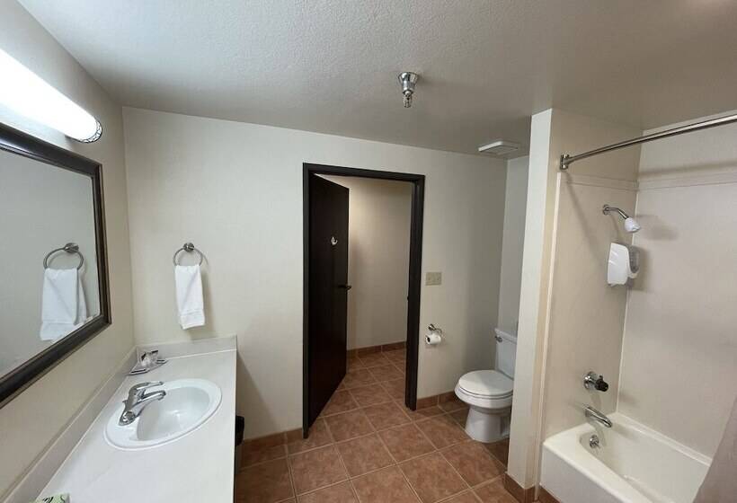 Семейный Номер, Oakridge Inn