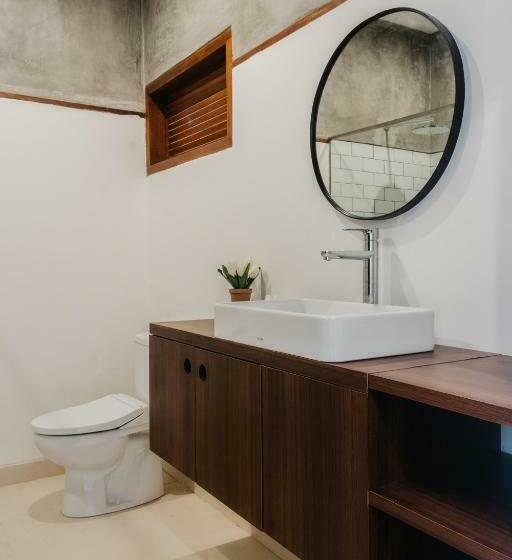 اتاق استاندارد با بالکن, Ratan Uluwatu Hotel And Villas