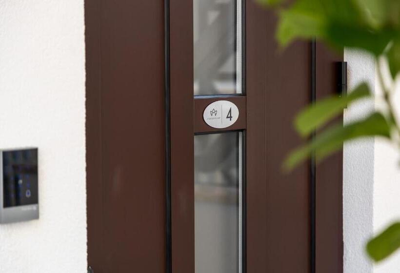 استودیو استاندارد با تراس, Apartments Mary