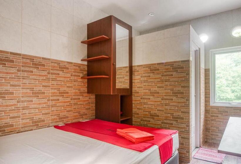 Номер Economy, Reddoorz @ Panglima Polim 2
