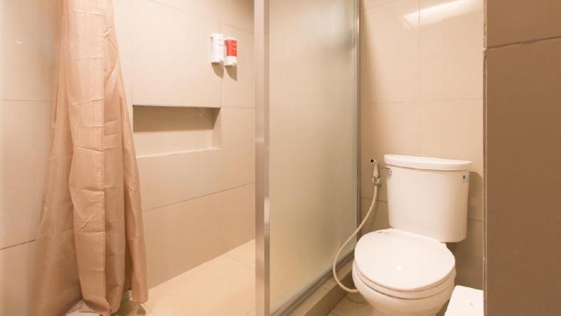 Quarto Estandar, Reddoorz Plus @ Diola Villamonte Bacolod