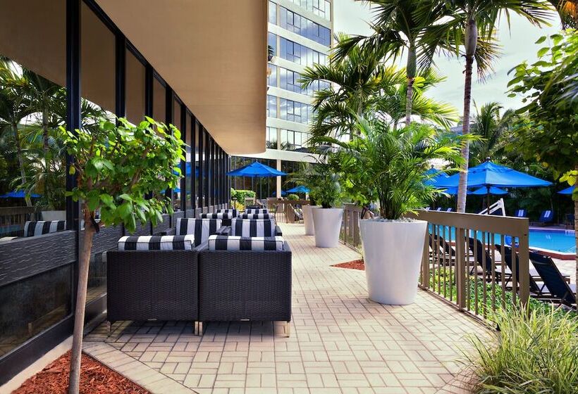 Номер Стандарт Двуспальная Кровать, Holiday Inn Miami West Airport Area, An Ihg
