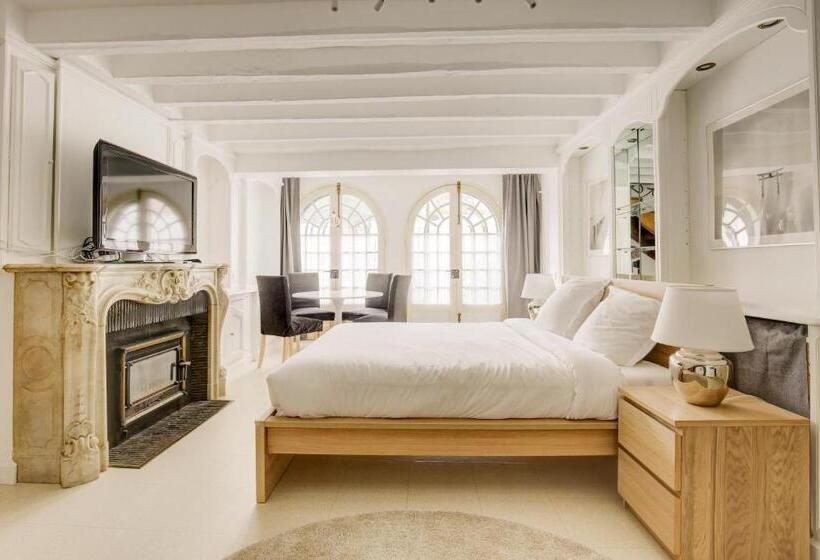 سوییت خانوادگی, Les Chambres Lune