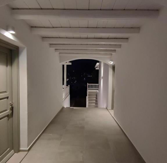 سوییت خانوادگی, Sofos Suites Mykonos