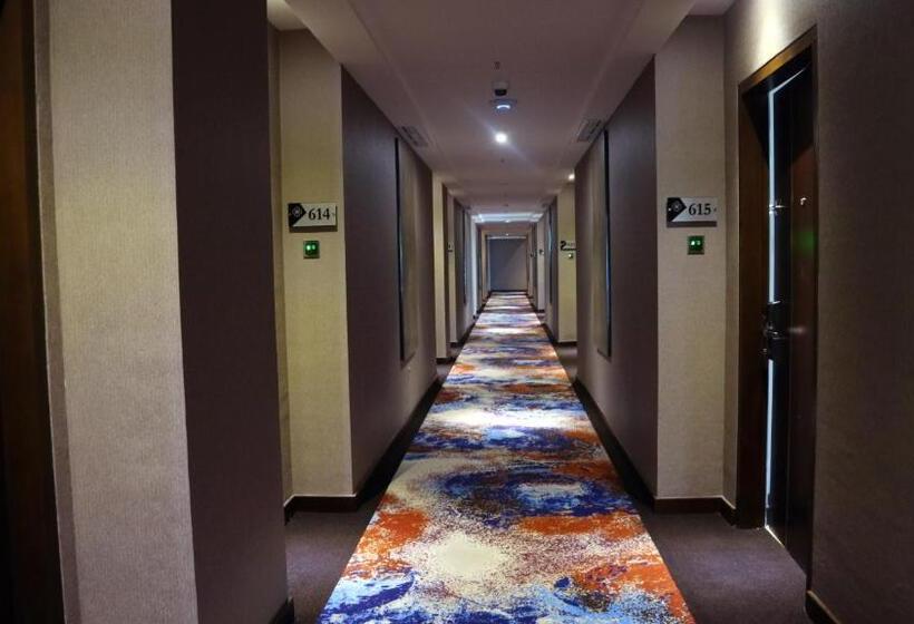 Номер Deluxe Кровать Кинг, Grand Karlita Hotel Purwokerto