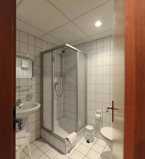 家庭工作室, Landhotel Der Distelhof Mit Scheunencafé