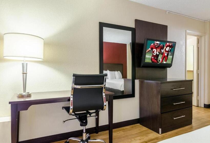 اتاق لوکس, Red Roof Inn Plus+ Wichita East
