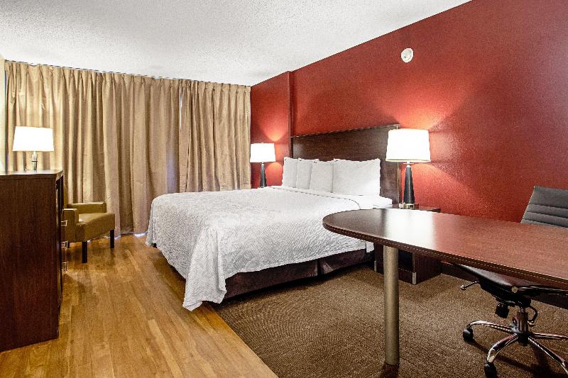 اتاق سوپریور با تخت بزرگ, Red Roof Inn Plus+ Wichita East