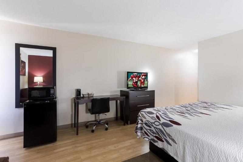 Номер Deluxe, Red Roof Inn London I75
