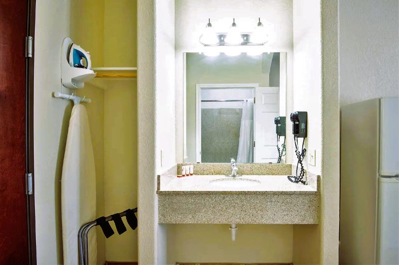 Стандартный Номер Кровать Кинг, Oyo Townhouse Clute Lake Jackson