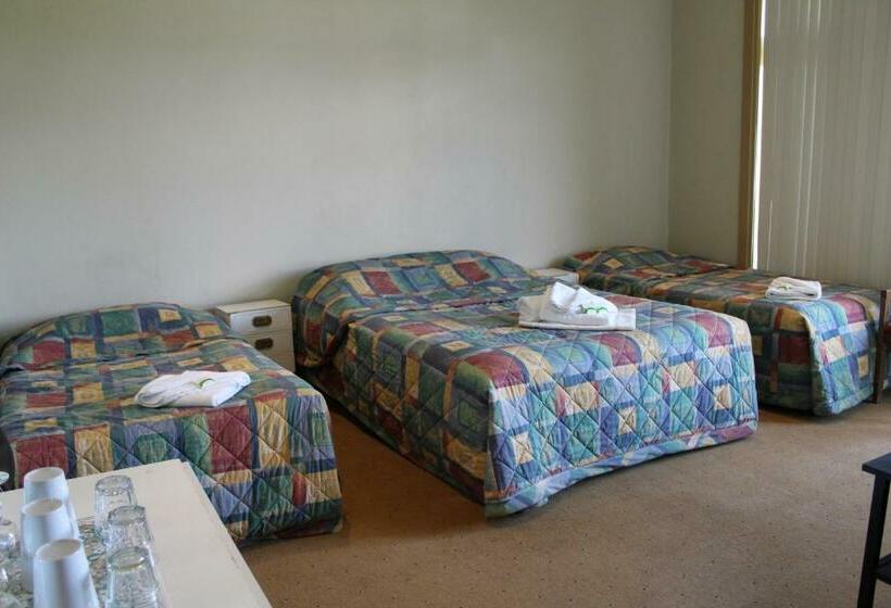 اتاق استاندارد سه نفره, Royal Hotel Orange