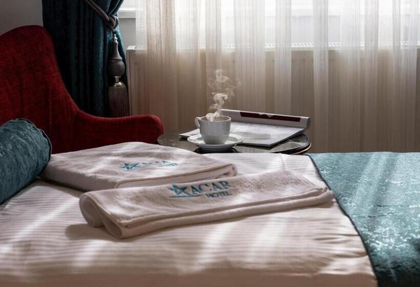 Family Suite, Acar