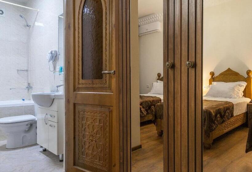 اتاق کلاسیک سه تخته, Royal Bukhara