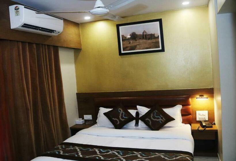 Deluxe Room, Crystal Luxury Inn  Bandra