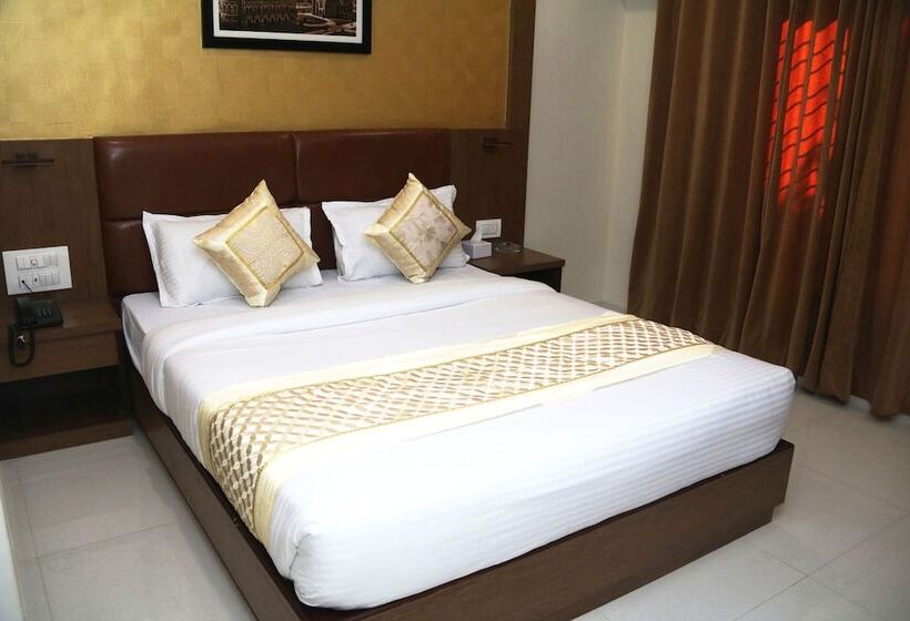 Deluxe Room, Crystal Luxury Inn  Bandra