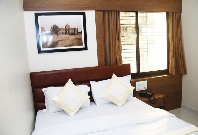 Deluxe Room, Crystal Luxury Inn  Bandra