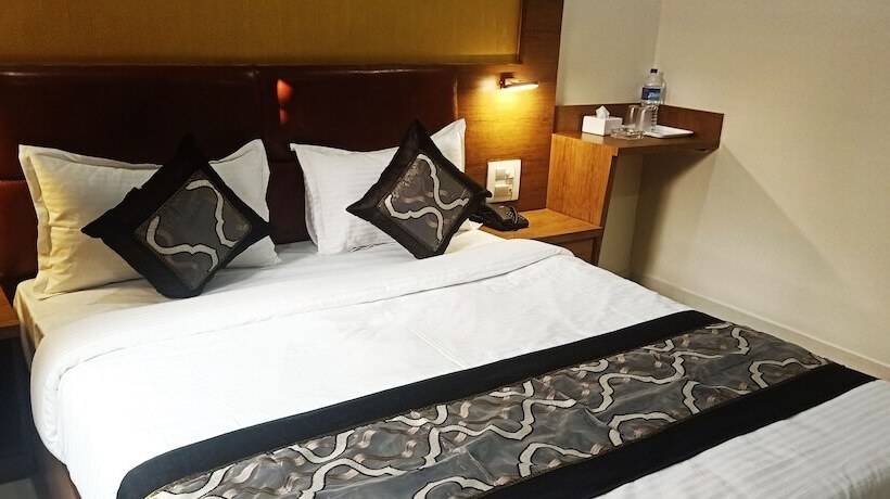 Deluxe Room, Crystal Luxury Inn  Bandra