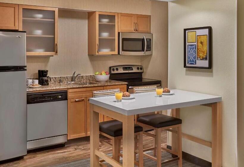 Люкс 2 Спальни, Sonesta Es Suites Cincinnati  Blue Ash