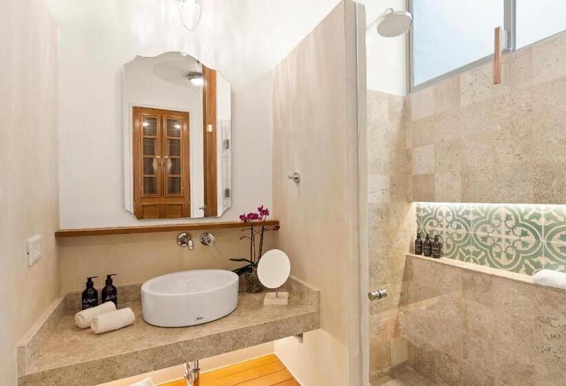 اتاق لوکس با بالکن, Villa Orquidea Boutique