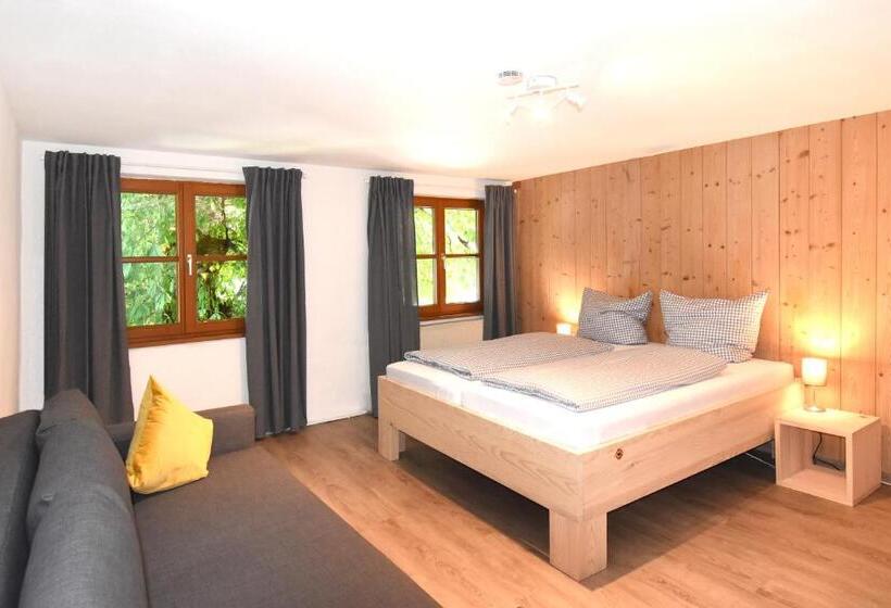 Люкс 2 Спальни, Alps Hostel