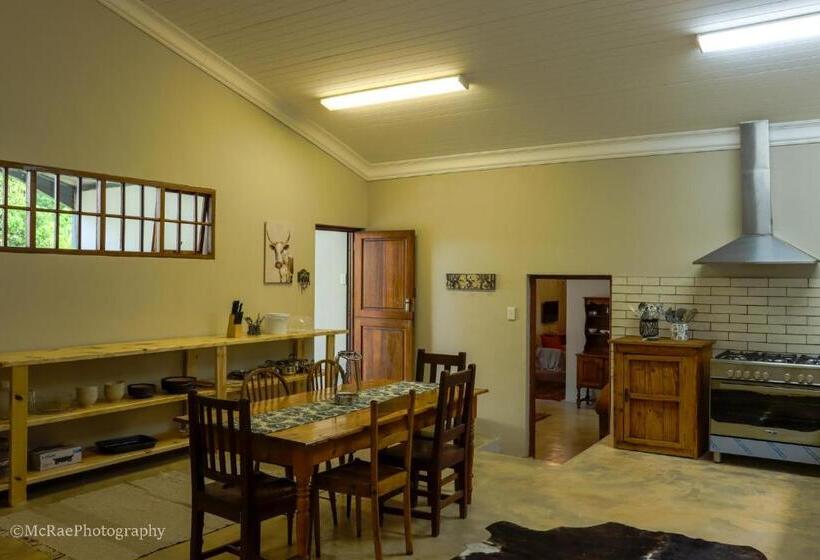 Дом 4 Спальни, Milky Lane Cottage