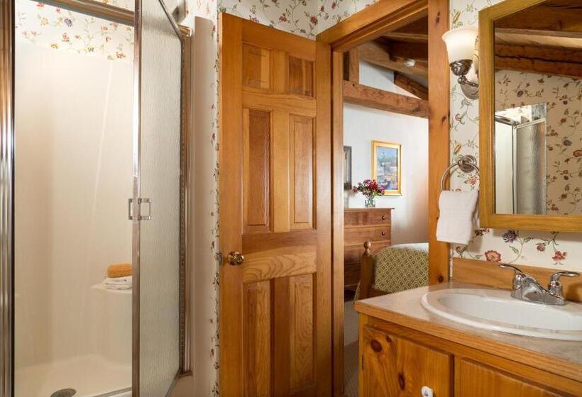 Люкс Повышенной Комфортности, Seven Sea Street Inn