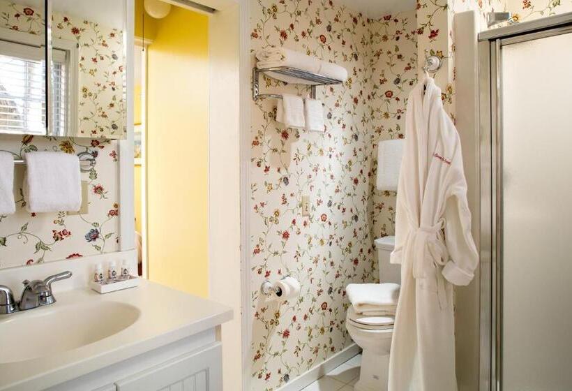 Basic Room, Seven Sea Street Inn