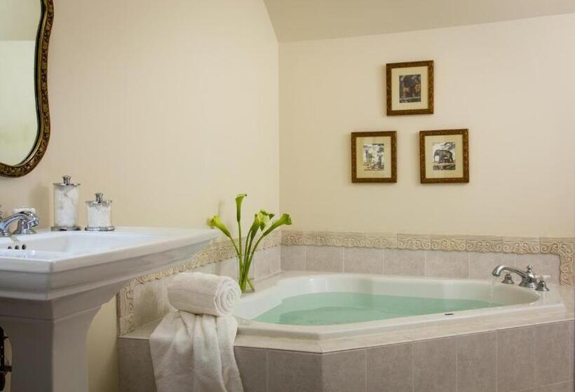 Номер Deluxe Кровать Кинг, Inn At Warner Hall