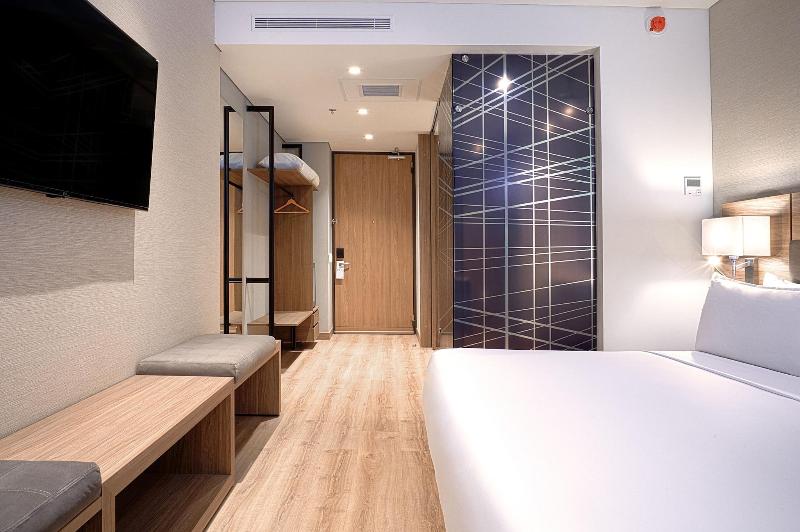 장애인을 위한 킹사이즈 침대 스탠다드 룸, Hilton Garden Inn Milwaukee Brookfield Conference Center, Wi