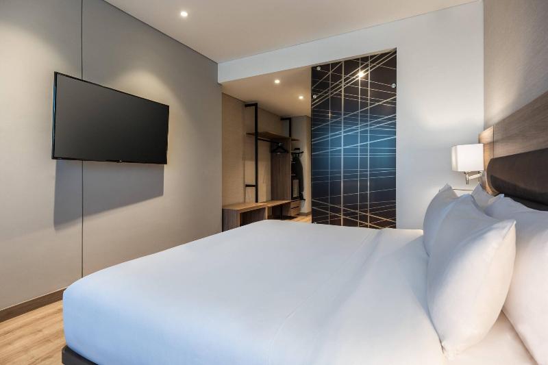 장애인을 위한 킹사이즈 침대 스탠다드 룸, Hilton Garden Inn Milwaukee Brookfield Conference Center, Wi