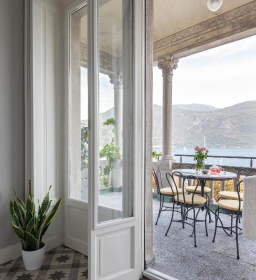 اتاق لوکس با بالکن, Villa Maria