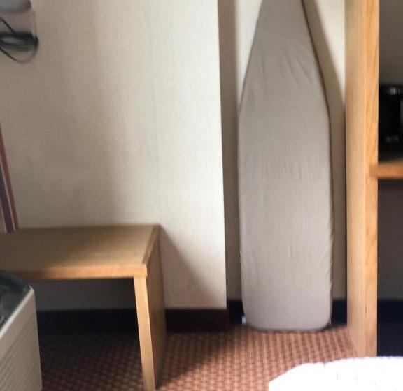 سوییت, Airport Lodging Pittsburgh Airport