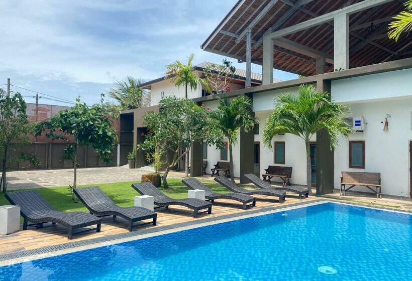 اتاق لوکس با چشم‌انداز استخر, Cloud 9 Negombo