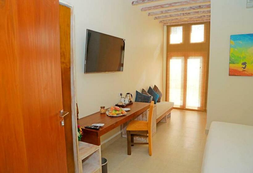 اتاق لوکس با چشم‌انداز استخر, Cloud 9 Negombo