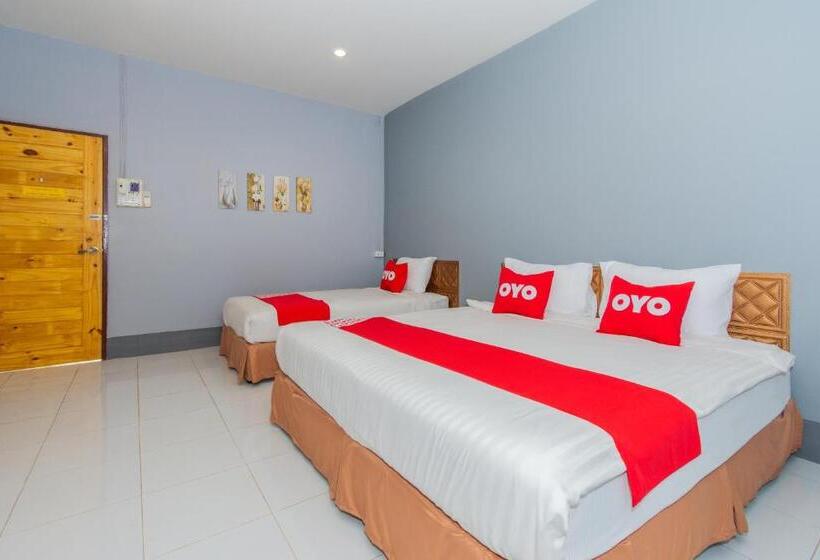 스탠다드 트리플 룸, Oyo At Night Pranburi