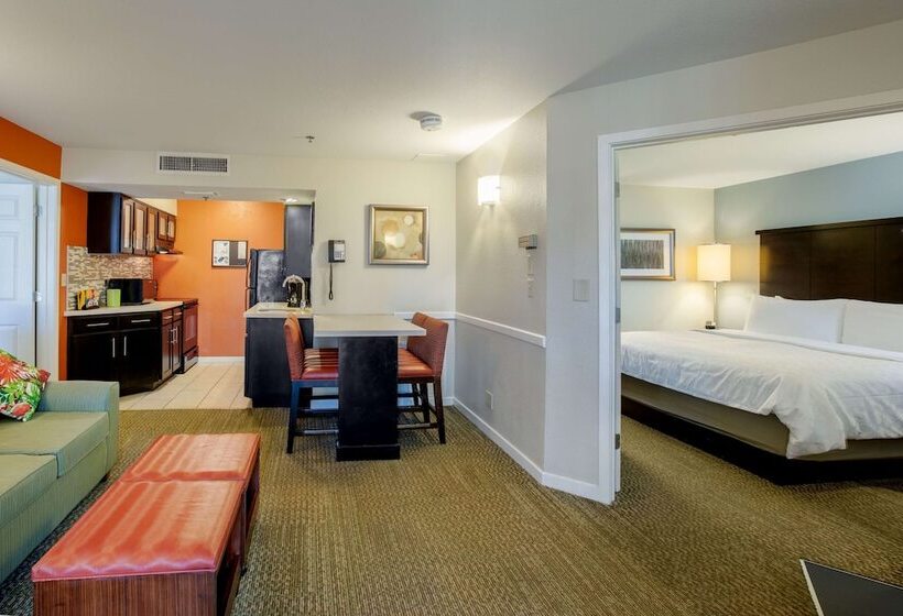 סוויטה מותאמת לאדם עם מוגבלויות, Sonesta Es Suites Orlando  Lake Buena Vista
